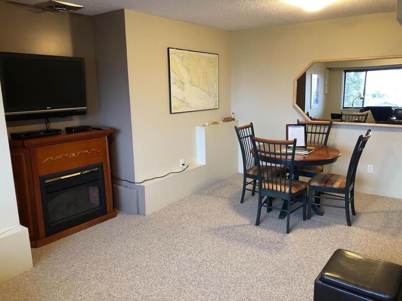 Sunshine Coast Suites Sechelt Eksteriør bilde